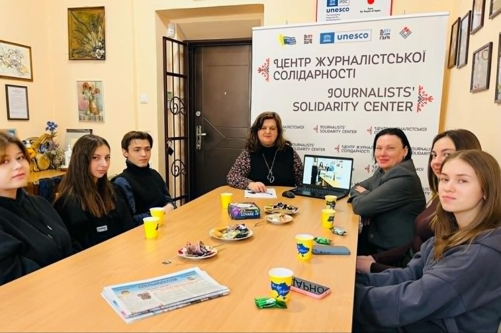 Як висвітлювати надзвичайні події без шкоди для безпеки медійників: тренінг в Івано-Франківському ЦЖС