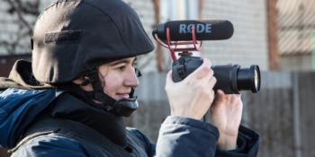 Фронтова журналістка Євгенія Назарова: «Мої останні роки – це дороги. Стільки, скільки не було за все попереднє життя» 19 Фронтова журналістка Євгенія Назарова: «Мої останні роки – це дороги. Стільки, скільки не було за все попереднє життя»