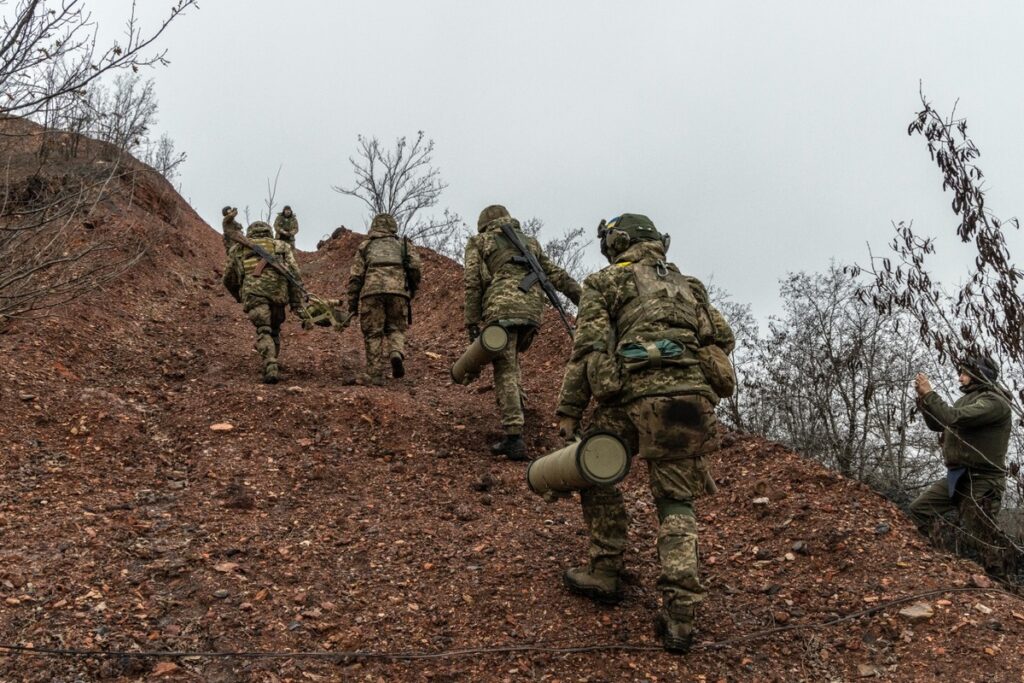 «Молюся і знаю – все буде добре»: історія українського медіапродюсера, який показує світові війну в Україні 9