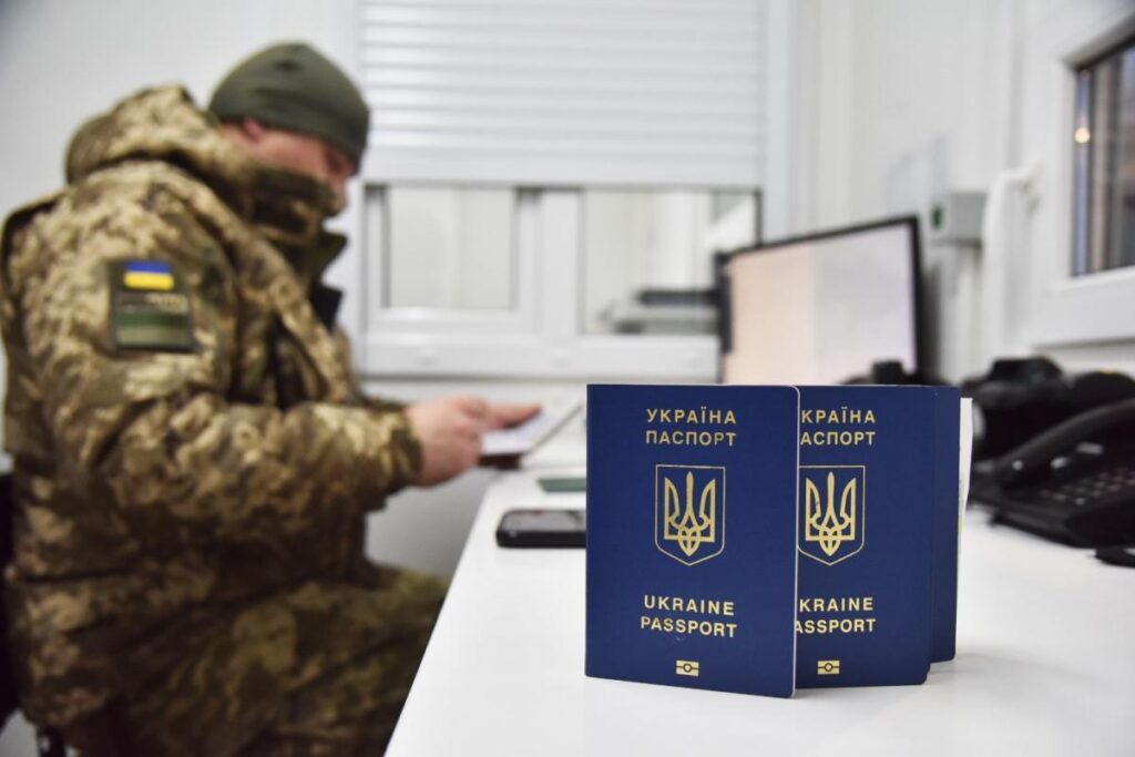 Що варто знати про зміни в порядку перетинання державного кордону журналістами?