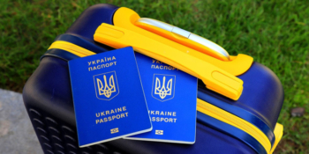 Уряд врегулював правила виїзду митців та медійників за кордон під час воєнного стану