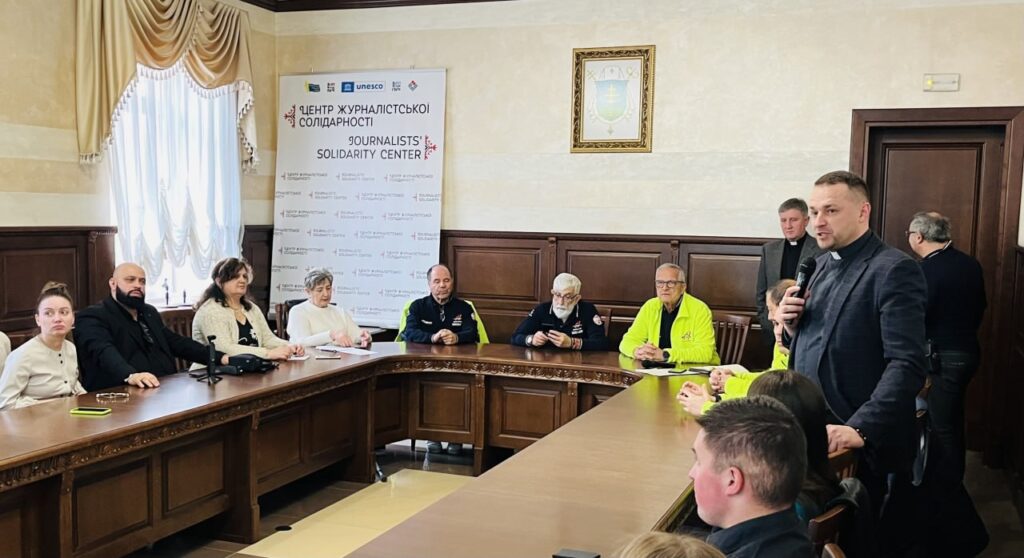 Івано-Франківські медійники та італійські волонтери об’єдналися заради підтримки тих, хто її потребує
