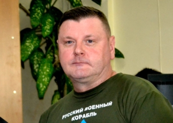 Журналіст Ігор Леус, одягнувши військовий однострій, викроює час і на редакторську роботу