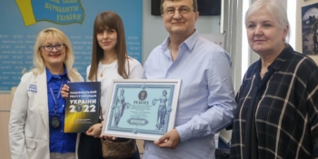 Редактор всеукраїнської газети «Діалог» Анатолій Безтака став рекордсменом України 23 Редактор всеукраїнської газети «Діалог» Анатолій Безтака став рекордсменом України