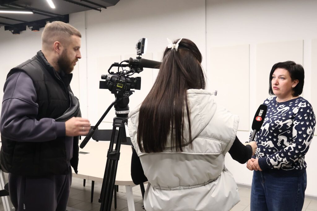 Свобода преси на прифронтових територіях: у Дніпрі презентували фільм про незламність українських журналістів 17