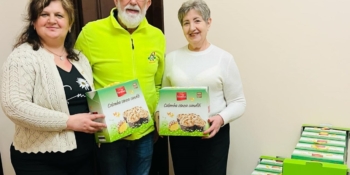 Підтримка: Івано-Франківський Центр журналістської солідарності передав великодні гостинці медійникам у підшефні області