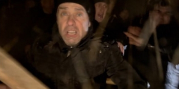 Під час конфлікту навколо храму на Буковині побито журналістку