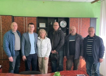 Наперекір обстрілам звучить голос Нікополя: радіо «Ностальжі» в ефірі – 24 години на добу 9 Наперекір обстрілам звучить голос Нікополя: радіо «Ностальжі» в ефірі – 24 години на добу