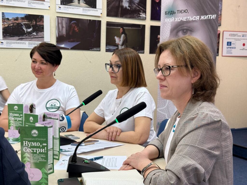 «Нумо, сестри!»: голос нескорених жінок лунає все сильніше 18 «Нумо, сестри!»: голос нескорених жінок лунає все сильніше 1