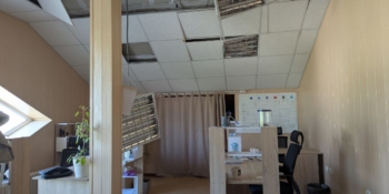 Російська атака пошкодила офіс «Полтавської Хвилі» 20 Російська атака пошкодила офіс «Полтавської Хвилі»