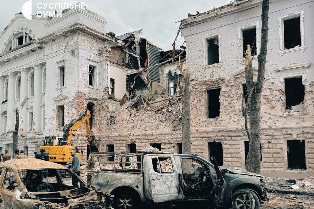 Унаслідок російського обстрілу Сум постраждали місцеві медіа: пошкоджено редакції, знищено апаратуру