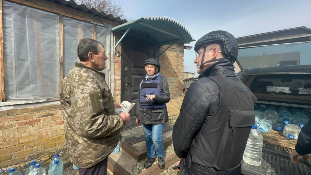 Разом з хлібом доставили і «Трудову славу»: як живе прифронтовий Оріхів і його газета