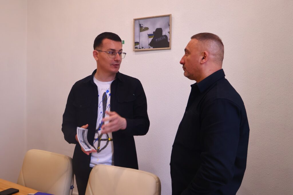 «Спільними зусиллями забезпечимо стійкість нашого інфопростору», – Сергій Томіленко під час зустрічі з керівником Центру стратегічних комунікацій Ігорем Солов’єм
