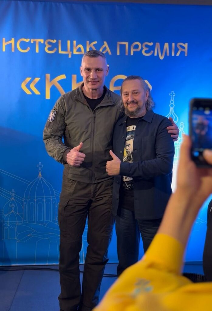 Автор хіта «Байрактар», журналіст Тарас Боровок отримав від Київської міськради престижну відзнаку 1