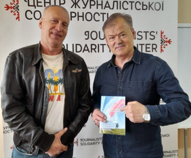 Іноземний медійник Ігор Савчук: «Не кожен журналіст в Америці чи Європі здатен пережити те, що переживають зараз українські журналісти» 18 Іноземний медійник Ігор Савчук: «Не кожен журналіст в Америці чи Європі здатен пережити те, що переживають зараз українські журналісти» 1