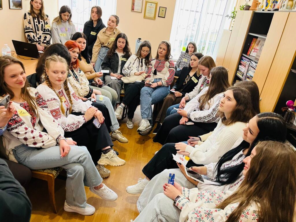 Як подбати про своє ментальне здоров’я: тренінг для майбутніх журналістів в Івано-Франківському Центрі журналістської солідарності 19 Як подбати про своє ментальне здоров’я: тренінг для майбутніх журналістів в Івано-Франківському Центрі журналістської солідарності 2
