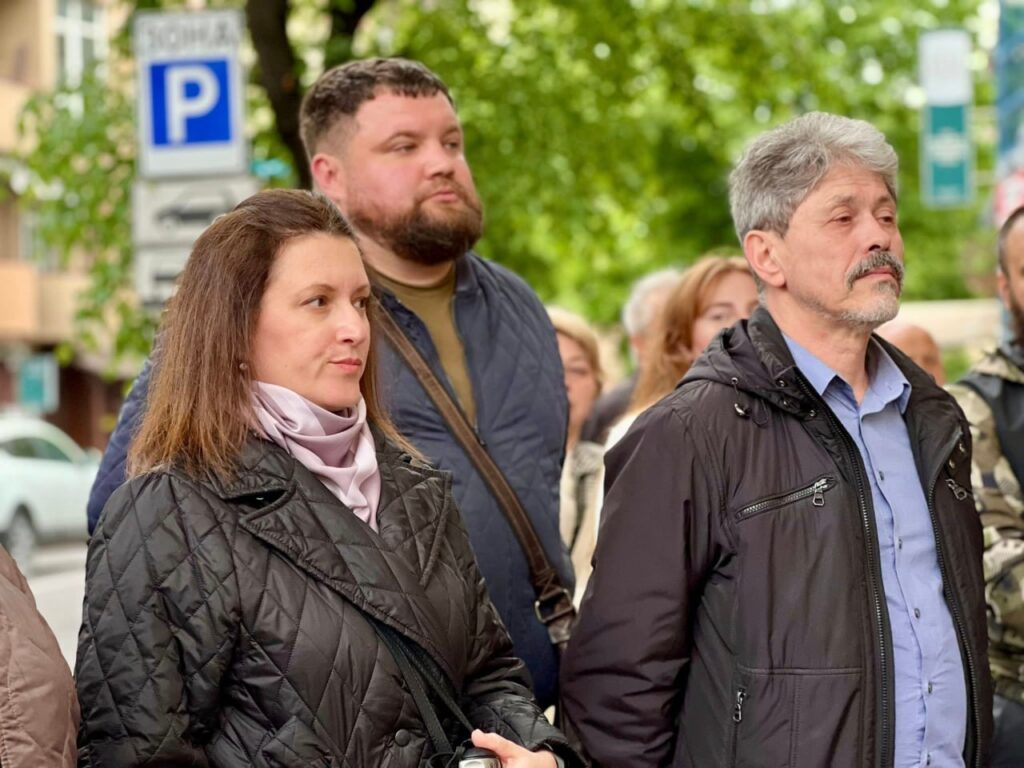 В Івано-Франківську відкрили анотаційну дошку почесному члену обласної організації Національної спілки журналістів України Володимиру Макарову 26 В Івано-Франківську відкрили анотаційну дошку почесному члену обласної організації Національної спілки журналістів України Володимиру Макарову 9