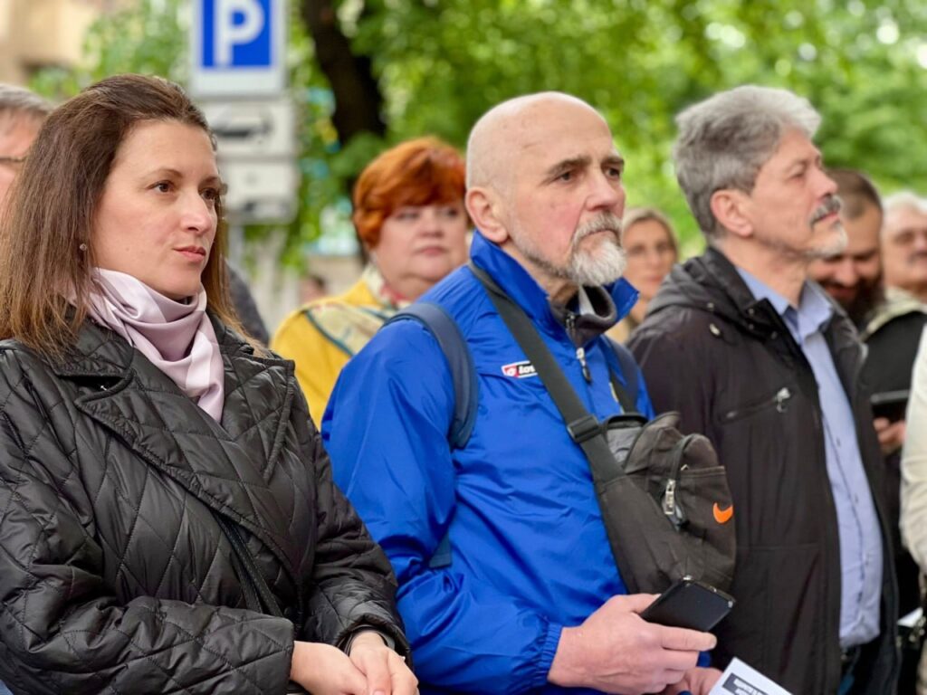 В Івано-Франківську відкрили анотаційну дошку почесному члену обласної організації Національної спілки журналістів України Володимиру Макарову 21 В Івано-Франківську відкрили анотаційну дошку почесному члену обласної організації Національної спілки журналістів України Володимиру Макарову 4
