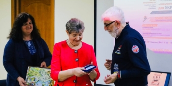 Президент італійської асоціації «Anteas Alessandria» Лучано Картолано отримав Хрест громадянських заслуг «Героям без зброї» за клопотанням Івано-Франківського Центру журналістської солідарності 25 Президент італійської асоціації «Anteas Alessandria» Лучано Картолано отримав Хрест громадянських заслуг «Героям без зброї» за клопотанням Івано-Франківського Центру журналістської солідарності