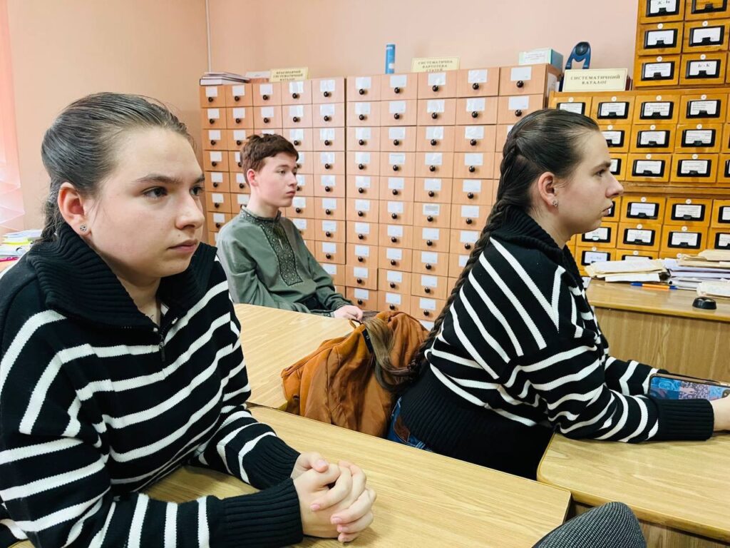 В Івано-Франківську нагородили переможців та призерів творчого конкурсу «Наша свобода залежить від свободи преси» 26 В Івано-Франківську нагородили переможців та призерів творчого конкурсу «Наша свобода залежить від свободи преси» 9