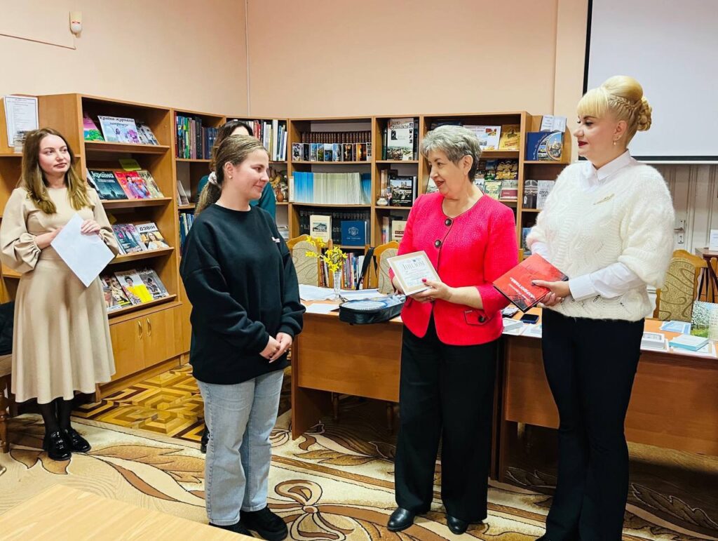 В Івано-Франківську нагородили переможців та призерів творчого конкурсу «Наша свобода залежить від свободи преси» 23 В Івано-Франківську нагородили переможців та призерів творчого конкурсу «Наша свобода залежить від свободи преси» 6