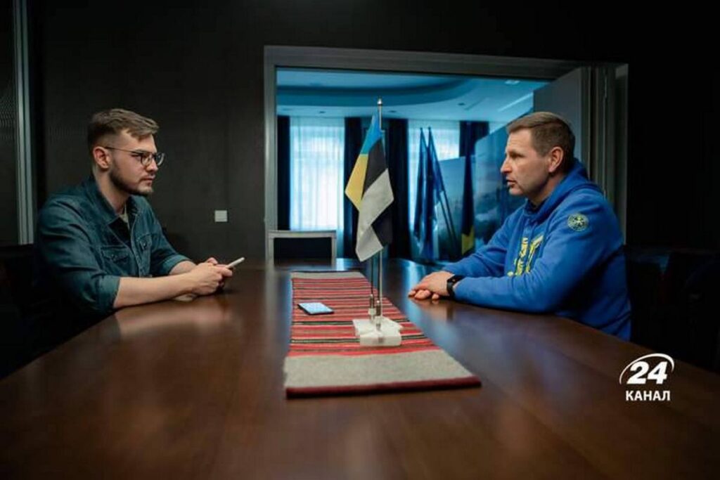 «На фронті ти 24/7 у війні, тільки про це думаєш, говориш і цим займаєшся», – колишній військовий журналіст Микита Комар 24 «На фронті ти 24/7 у війні, тільки про це думаєш, говориш і цим займаєшся», – колишній військовий журналіст Микита Комар 7