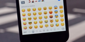 Емодзі-маніпулятори: як знаки впливають на сприйняття факту