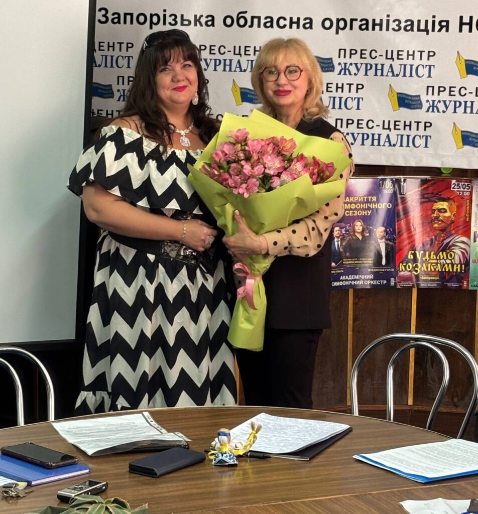 Благодійна акція «Рука підтримки»: творчість об’єднала запорізьких медійників і митців для добрих справ 20 Благодійна акція «Рука підтримки»: творчість об’єднала запорізьких медійників і митців для добрих справ 3