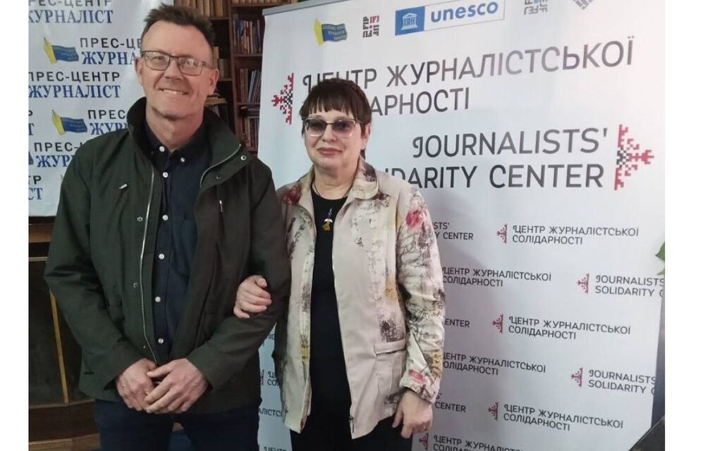 Норвезький медійник Оле Даг Квамме: «Найбільше враження на мене справили українські журналісти – як сміливо працюють вони під час війни» 19 Норвезький медійник Оле Даг Квамме: «Найбільше враження на мене справили українські журналісти – як сміливо працюють вони під час війни» 2