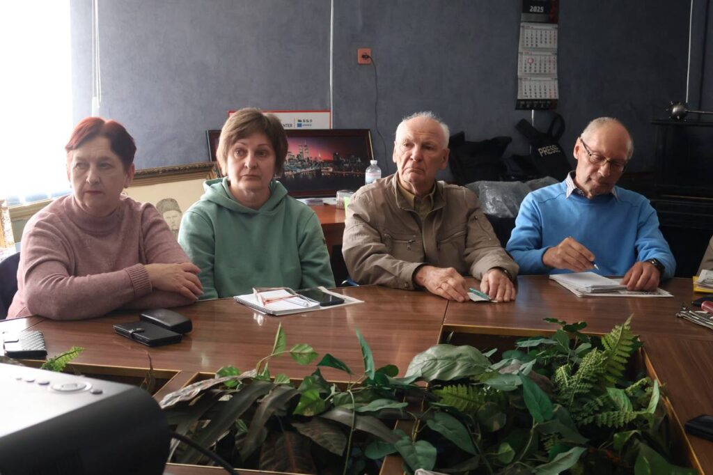 Головна редакторка газети «Голос Гуляйпілля» Тетяна Велика: «Ми боремось щодня, щоб газета жила» 24 Головна редакторка газети «Голос Гуляйпілля» Тетяна Велика: «Ми боремось щодня, щоб газета жила» 7