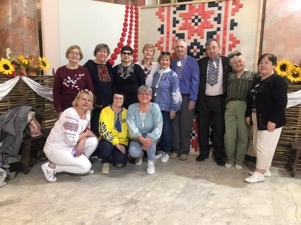 Сплеск позитивних емоцій: запорізькі медійники відзначили День вишиванки