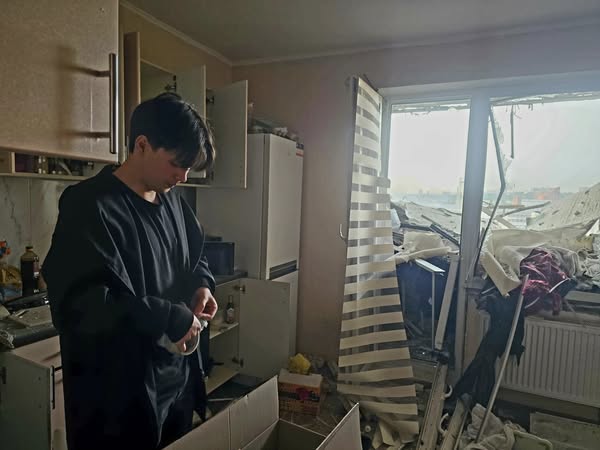 «Медійникам доводиться працювати у диму та серед руїн, із загрозою повторних атак», – відома воєнна журналістка Юлія Суркова 20 «Медійникам доводиться працювати у диму та серед руїн, із загрозою повторних атак», – відома воєнна журналістка Юлія Суркова 3