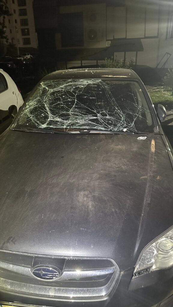 Вибухом шахеда в Харкові пошкоджено два автомобілі й помешкання журналіста Артема Листопада 20 Вибухом шахеда в Харкові пошкоджено два автомобілі й помешкання журналіста Артема Листопада 3