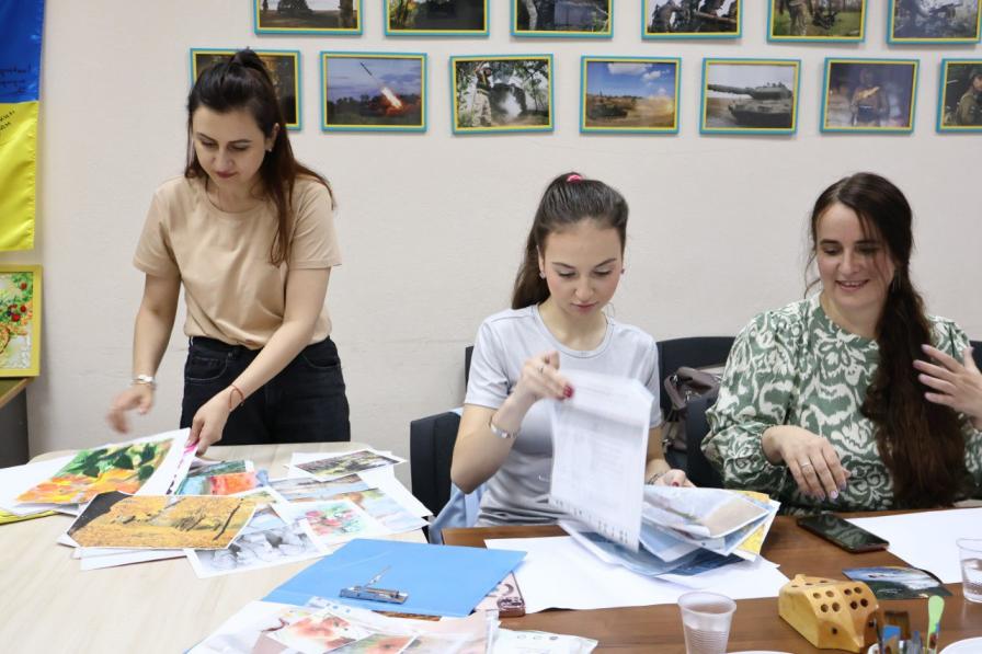 «Душа ще не зачерствіла»: арт-терапія як інструмент підтримки журналістів у Дніпрі 23 «Душа ще не зачерствіла»: арт-терапія як інструмент підтримки журналістів у Дніпрі 6