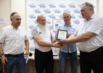 За кожним текстом – виразне авторське «Я»: на Дніпропетровщині  нагородили переможців  конкурсу «Інформаційний фронт-2024/25»