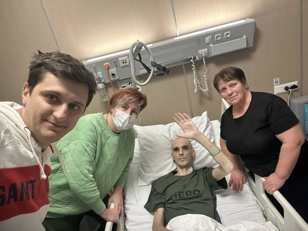 Зібрати себе з уламків памʼяті – воєнний журналіст Іван Любиш-Кірдей відновлюється після поранення 19 Зібрати себе з уламків памʼяті – воєнний журналіст Іван Любиш-Кірдей відновлюється після поранення 2