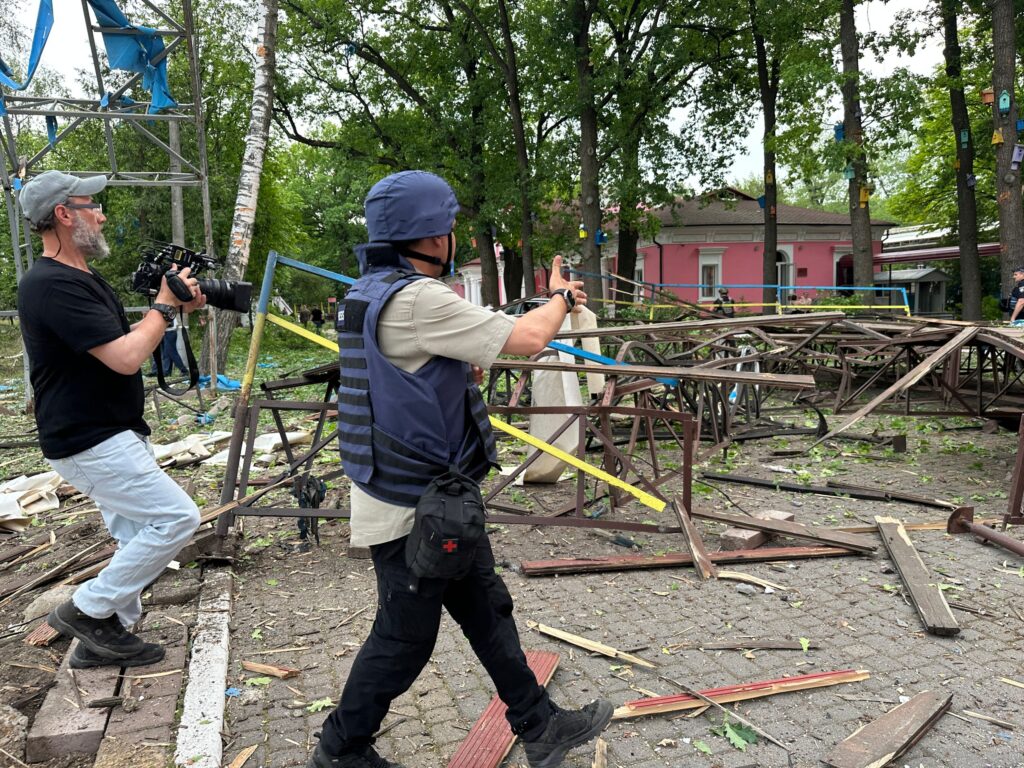Харківські медійники вчилися алгоритму дій під час роботи в небезпеці 19 Харківські медійники вчилися алгоритму дій під час роботи в небезпеці 2