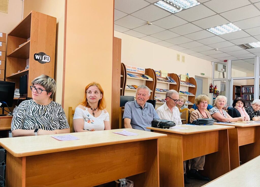 Проєкт «Читаємо своїх»: в Івано-Франківську відбулася творча зустріч із письменником, журналістикознавцем Володимиром Качканом 22 Проєкт «Читаємо своїх»: в Івано-Франківську відбулася творча зустріч із письменником, журналістикознавцем Володимиром Качканом 5