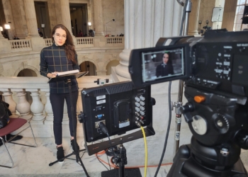 Національна спілка журналістів України відзначила журналістку «Голосу Америки» Катерину Лісунову Почесною грамотою