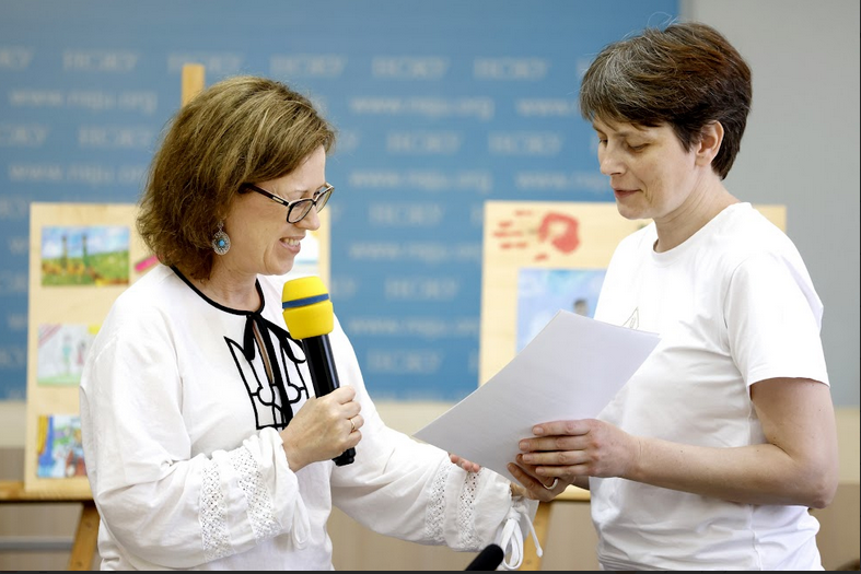 Відзнаки Держкомтелерадіо України стверджують: ЖУРНАЛІСТИ ВАЖЛИВІ! 18 Відзнаки Держкомтелерадіо України стверджують: ЖУРНАЛІСТИ ВАЖЛИВІ! 1