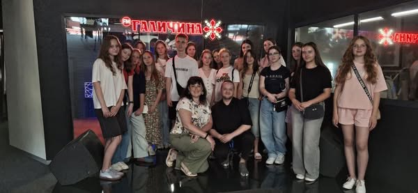 Львівський ЦЖС долучився до профорієнтаційного заходу: майбутні медійники пройшли Школу журналістики 20 Львівський ЦЖС долучився до профорієнтаційного заходу: майбутні медійники пройшли Школу журналістики 3