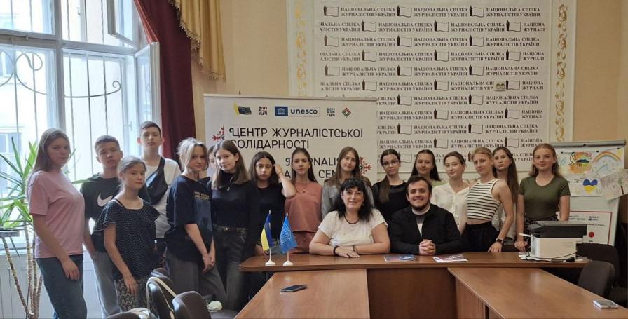 Львівський ЦЖС долучився до профорієнтаційного заходу: майбутні медійники пройшли Школу журналістики 22 Львівський ЦЖС долучився до профорієнтаційного заходу: майбутні медійники пройшли Школу журналістики 5
