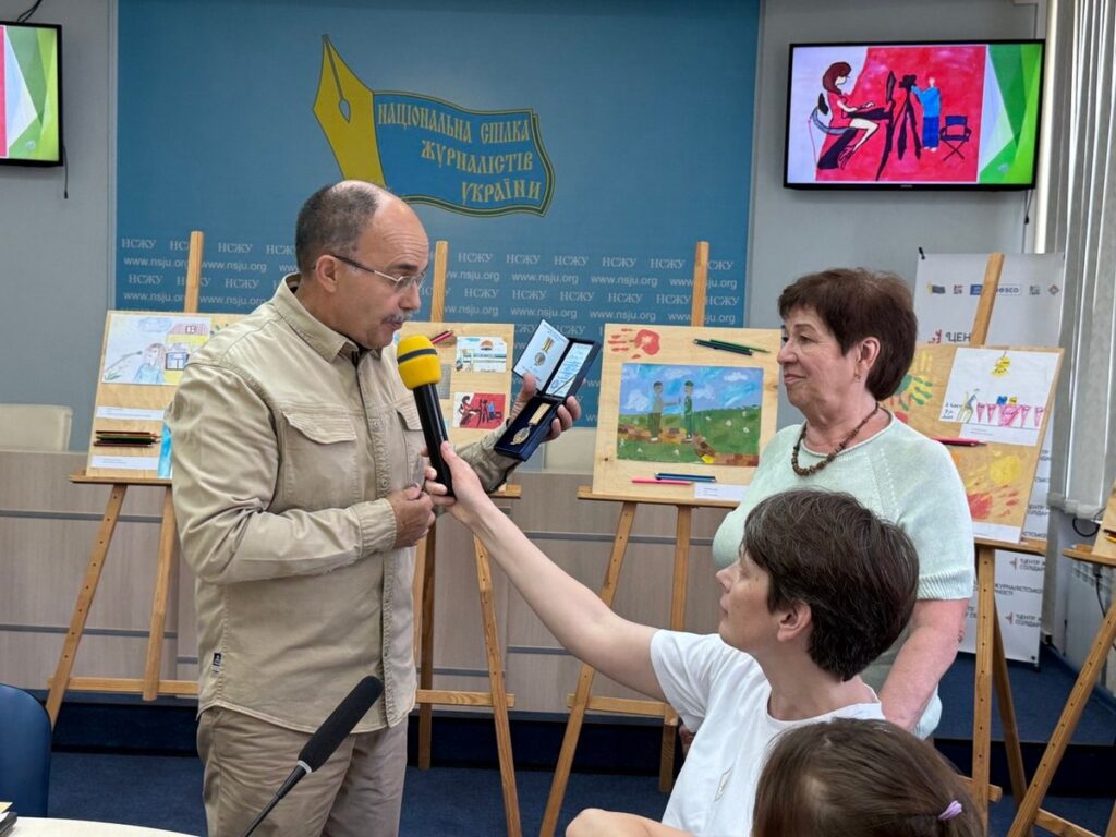 Відзнаки Держкомтелерадіо України стверджують: ЖУРНАЛІСТИ ВАЖЛИВІ!