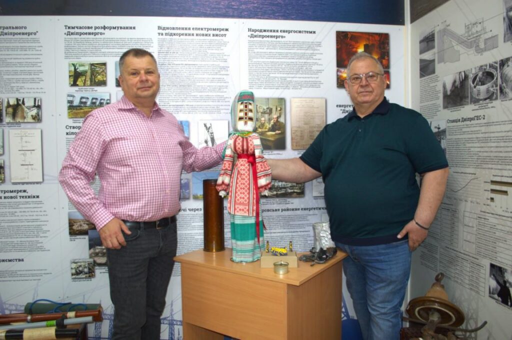 Мистецький креатив запорізьких медійників: де тепер живуть журналістські ляльки-мотанки?