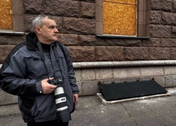 «Газета – це наш доказ, що Миколаїв живе»: Анатолій Білоножко про виклики редакційної роботи в місті під обстрілами