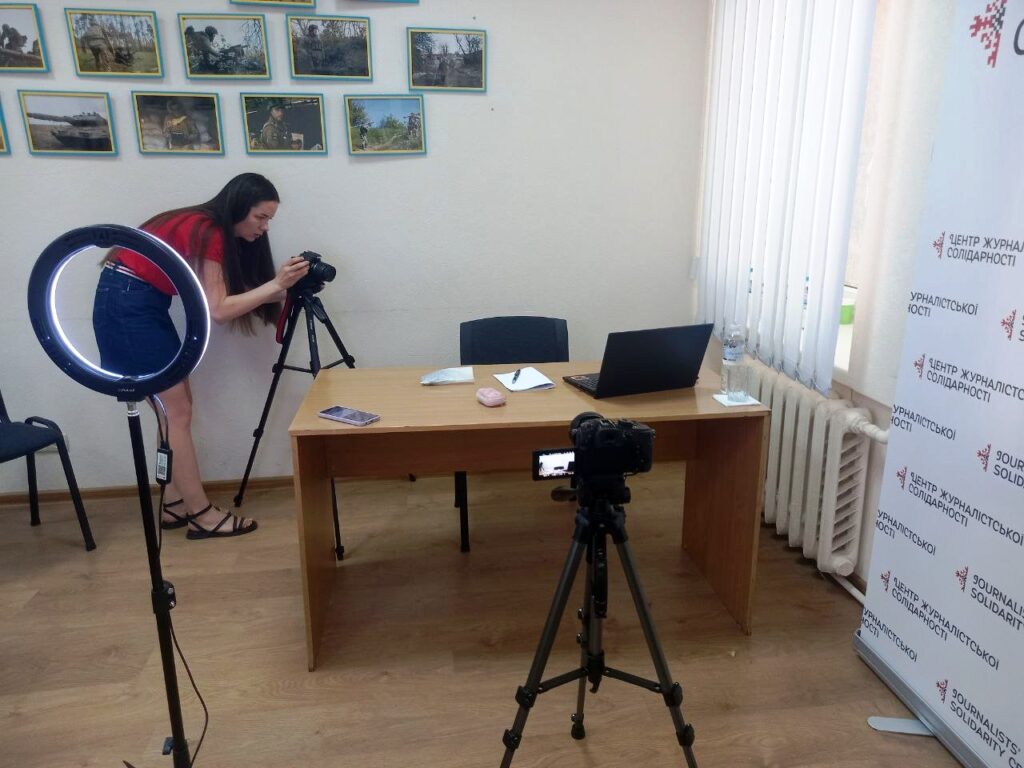 Коворкінг Дніпровського центру журналістської солідарності: зручний робочий простір для журналістів 18 Коворкінг Дніпровського центру журналістської солідарності: зручний робочий простір для журналістів 1