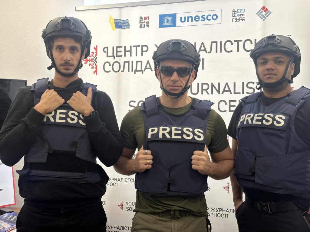 «Я бачу і відчуваю історію війни»: бразильський медійник фіксує воєнні події в Україні 19 «Я бачу і відчуваю історію війни»: бразильський медійник фіксує воєнні події в Україні 2