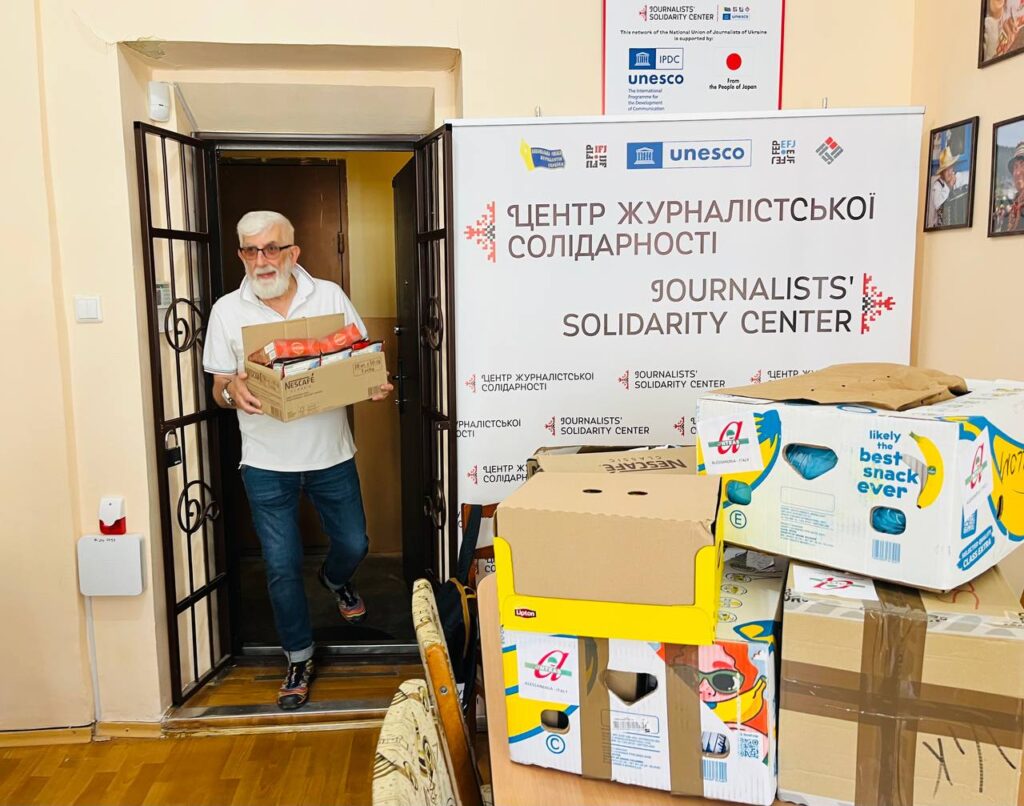 Волонтери італійської асоціації  «Anteas Alessandria» привезли в Івано-Франківський ЦЖС гуманітарну допомогу 2