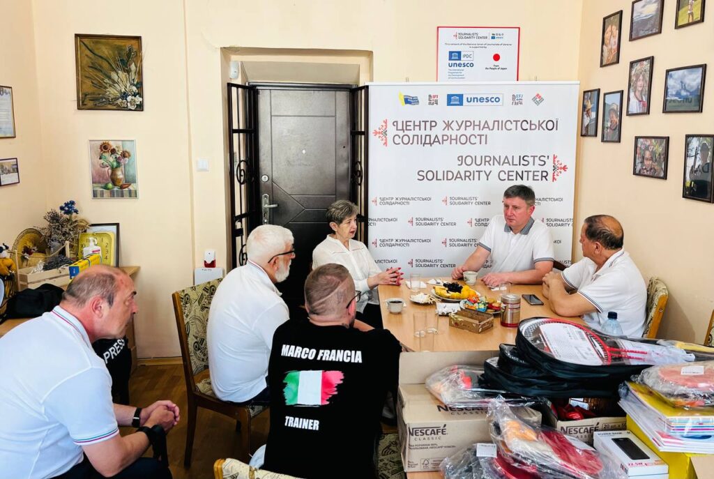 Волонтери італійської асоціації  «Anteas Alessandria» привезли в Івано-Франківський ЦЖС гуманітарну допомогу 3