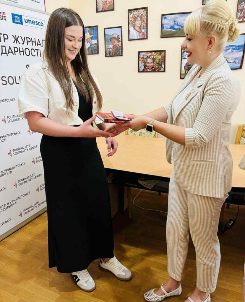 Івано-Франківська обласна спілка журналістів НСЖУ поповнила свої лави 19 Івано-Франківська обласна спілка журналістів НСЖУ поповнила свої лави 2